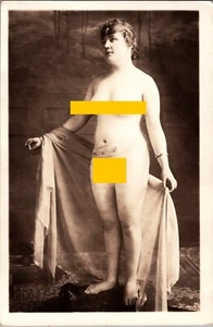 1920s Flapper Era Risque Photo Woman Pose Great Image - Picture 1 of 4