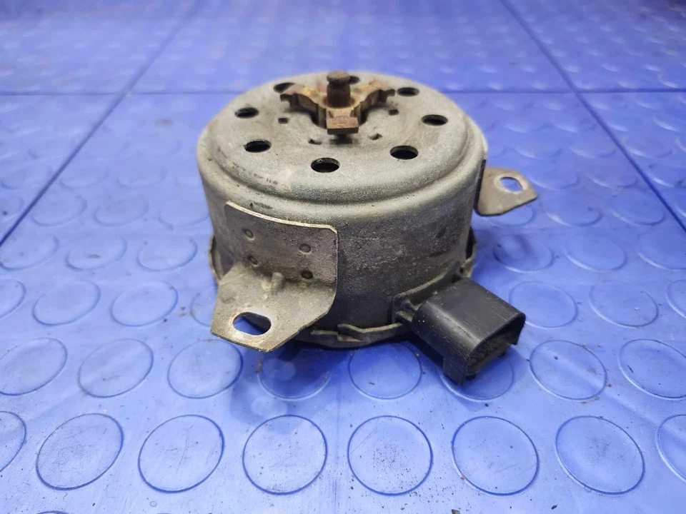 05-09 Chevy Silverado Motor Ventilador Motor Lado Izquierdo o Derecho OEM 89023368 Foto 1 de 4