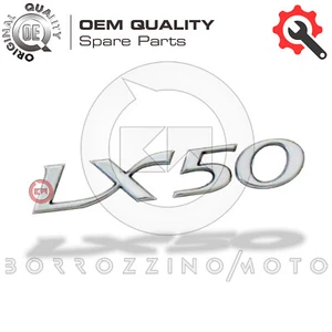 TARGHETTA SCRITTA LX 50 CROMATA RESINATA VESPA LX 4T-4V TOURING 50 2010-2013 - Foto 1 di 2