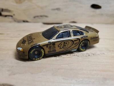 JOHN ANDRETTI #43 GOLD CHEERIOS 1/64 V445 - Image 1 of 4