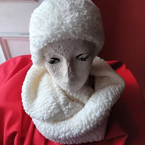 Ana White Round Scarf and Headband Set, acrylic wool look. One size. - Picture 1 of 5