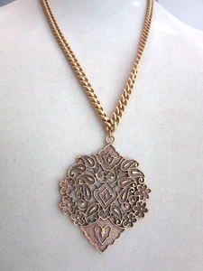 Gold tone Curb link chain necklace with filigree Paisley pendant -24" long - Picture 1 of 7