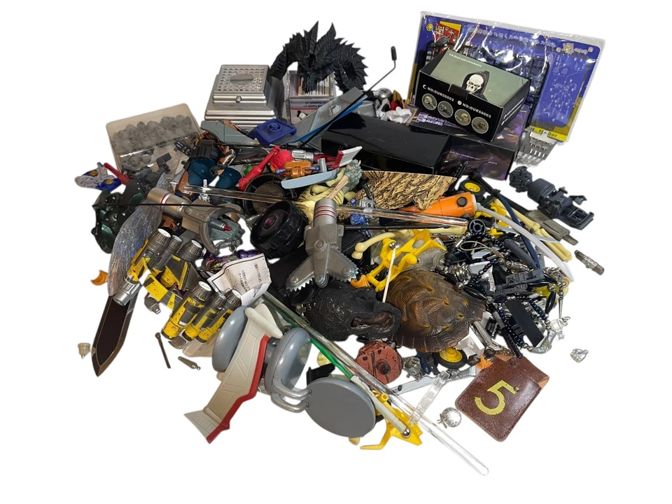 ENORME lote de piezas, armas, accesorios vintage años 80 - 2000 3,75" MIXTO ETC. Foto 1 de 4