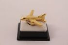 Flugzeug Flieger Pin Anstecknadel Brosche Pilot Stewardess vergoldet 3D Schmuck