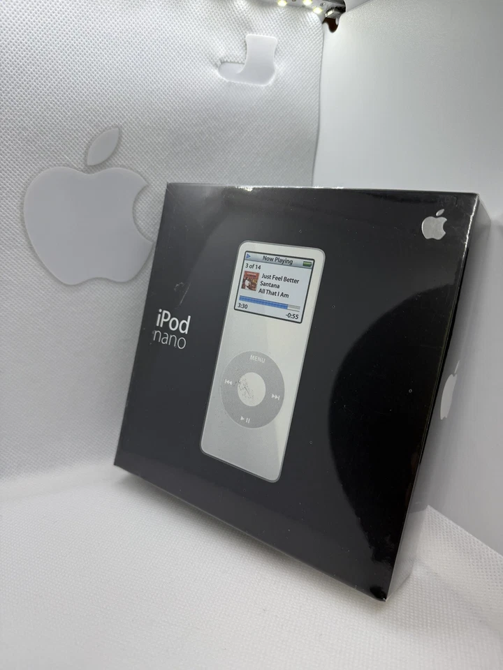 Apple iPod Nano 1st Generation 4GB White NEW Sealed - Image 1 of 4