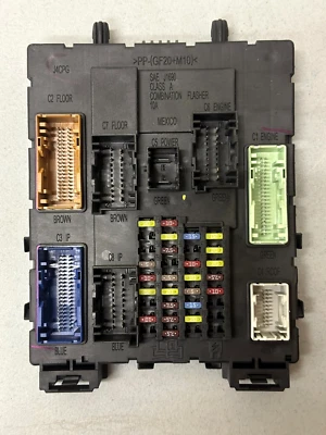 Módulo de control de carrocería Ford Focus 2017 BCM GV6T-14A073-GF Foto 1 de 4