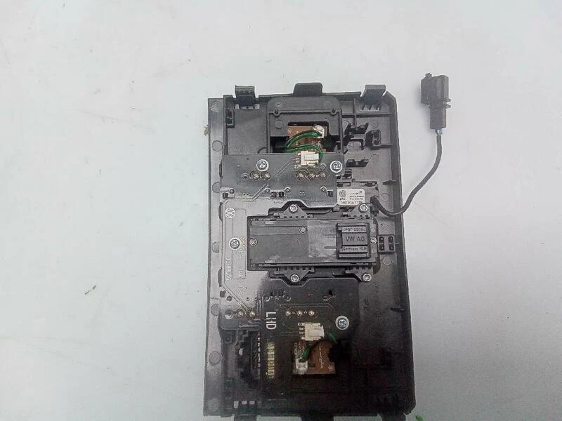 3B0035711B Luz de techo interior para VOLKSWAGEN GOLF VII 2012 695167 Foto 1 de 4