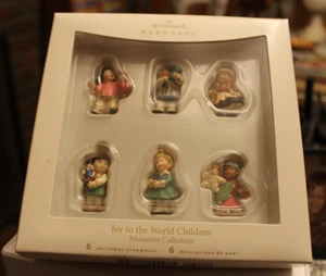 Juego de adornos en miniatura Hallmark Keepsake ~ Joy to the World "Children" (6) - Imagen 1 de 1