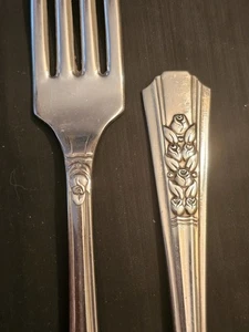 Two Wm A Rogers Oneida ROSALIE 1938 Silverplate Dinner Forks  - Picture 1 of 5