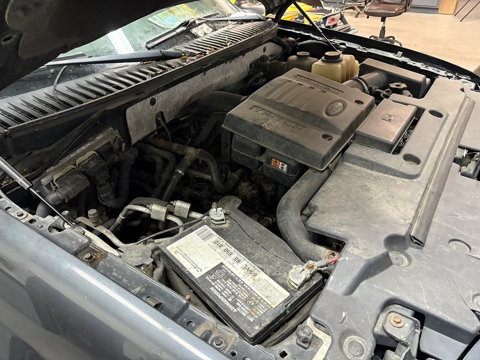 Conjunto de filtro de aire usado se adapta a: Ford Expedition 2007 5,4 L 3 V grado A Foto 1 de 4