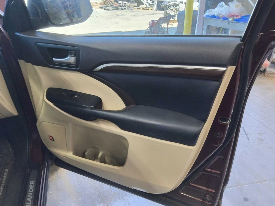 Highlander 2015 Front Door Trim Panel 594854 - Imagem 1 de 1