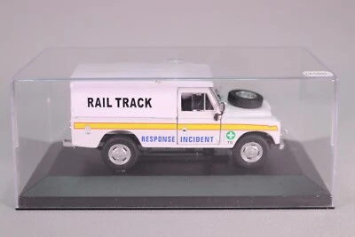 LE5892 HONGWELL 1/43 1:43 Voiture Land Rover Rail Track Incident response Blanc - Photo 1/4