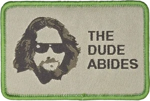 THE DUDE ABIDES BIG LEBOWSKI LUSTIGER TAKTISCHER GEWEBTER MULTICAM-HAKEN MORAL-AUFNÄHER - Bild 1 von 2