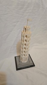 LEGO ARCHITECTURE: The Leaning Tower of Pisa (21015). Includes all pieces.