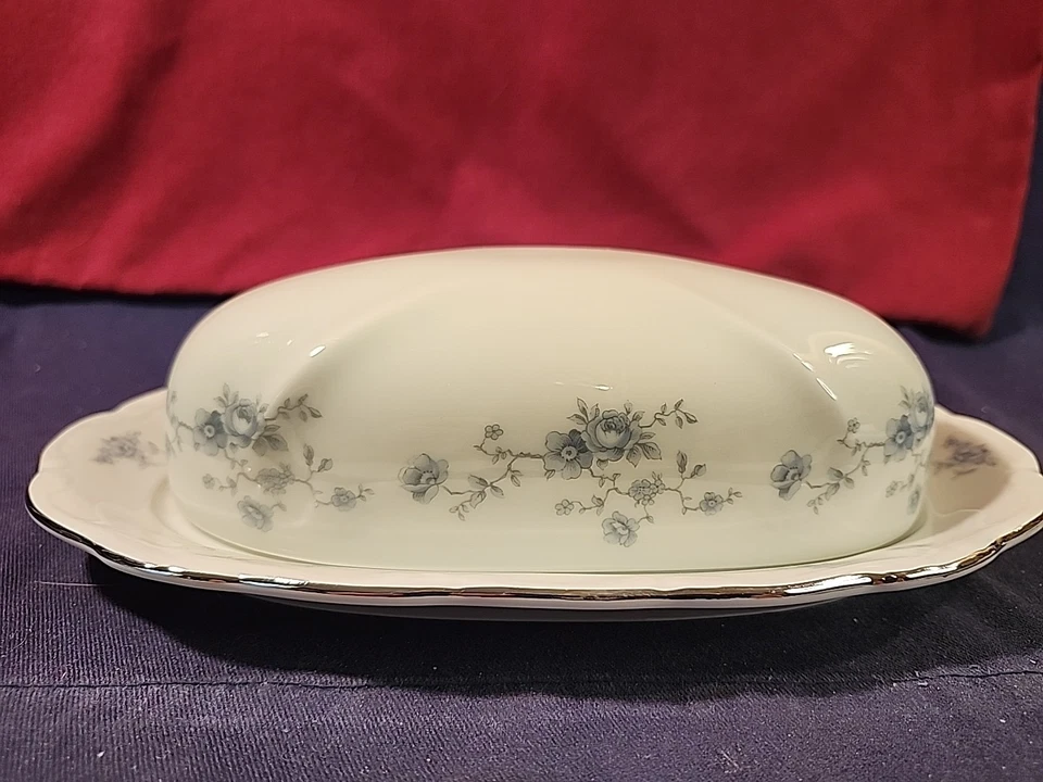 Guirnalda azul Johann Haviland 1/4 lb. Plato de mantequilla cubierto descontinuado 1990 Foto 1 de 4