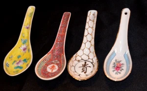 Lot of 4 Vintage Chinese Soup Spoons Yellow Green Blue Pink Roses Gold White - Bild 1 von 3