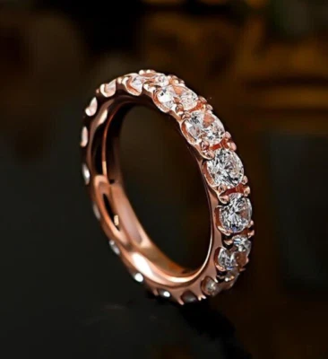 Anillo estrellado completo de diamantes, oro rosa, diamante blanco cultivado en laboratorio apilable oro de 18 quilates Foto 1 de 4