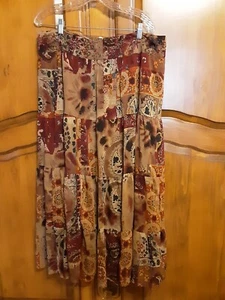 Falda tono tierra con cuentas. Talla 12. - Imagen 1 de 3