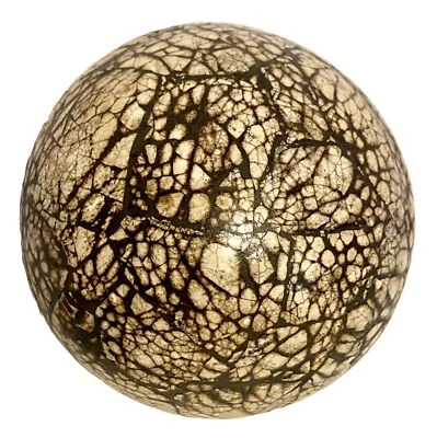 Bola de resina decorativa esfera 4 1/4" diseño mosiac en beige y marrón imita piedra Foto 1 de 4