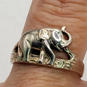Sz 8.5 Elephant Sterling Silver Ring 3.56g Marked 925 - Picture 1 of 6