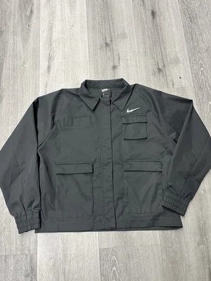 Chaqueta Nike Tech negra utilitaria Swoosh con cremallera talla mediana Foto 1 de 4