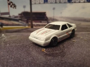HOT WHEELS '92 FORD MUSTANG  no packaging - Picture 1 of 7
