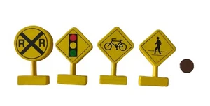 Kreuzungsschilder x 4 Thomas & seine Freunde Holzeisenbahn Zug Zubehör Lernkurve - Bild 1 von 7