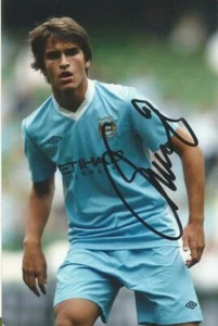 MAN CITY, SPAIN & CELTA VIGO: DENIS SUAREZ SIGNED 6x4 ACTION PHOTO+COA - Picture 1 of 1