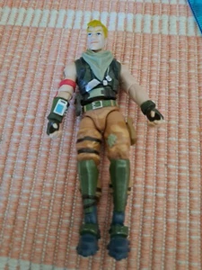 Fortnite Jonesy Actionfigur Victory Series 4 Zoll grün braun - Bild 1 von 3
