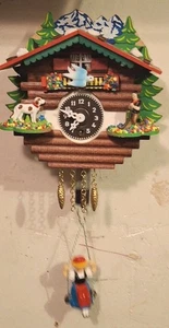 Vintage Swiss Mountain Chalet Miniatur Aufzieh Kuckuck Wanduhr mit Aufziehschlüssel - Bild 1 von 9