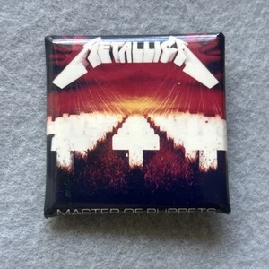 Prendedor METALLICA Ultra Raro Vintage Cuadrado Tardío Maestro de Títeres - Imagen 1 de 3