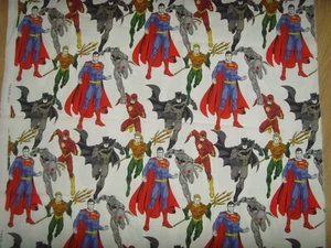 NEU SUPERMAN BATMAN DRUCK RESTSTÜCK 59 cm x 54 cm KISSENEINSATZ WEISS MULTI - Bild 1 von 1