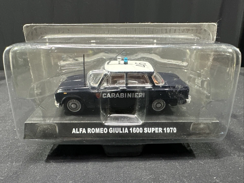 ALFA ROMEO ALFETTA MODELO COCHE DE POLICÍA CARABINEROS 1972 ESCALA 1:43 COCHE FUNDIDO A PRESIÓN Foto 1 de 4