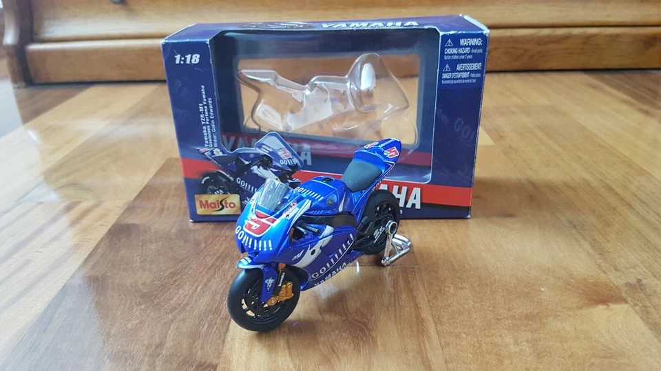 Yamaha M1 2005 C.Edwards Maisto 1 18 - Immagine 1 di 1