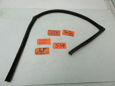 FITS PT CRUISER LEFT FRONT DOOR GLASS WINDOW RUN TRACK CHANNEL RUBBER SEAL PANEL - Image 1 of 3