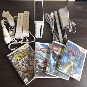 Pacchetto console videogiochi Nintendo Wii RVL-001 (USA) - bianca - testata - con 4 giochi - Foto 1 di 23