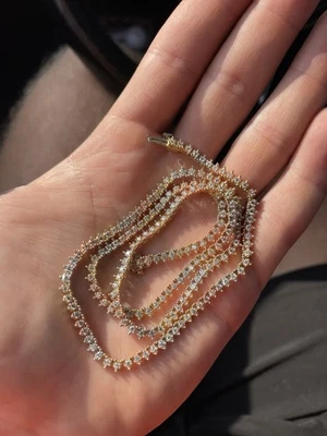 "Cadena de tenis de diamantes trioro macizo de 14 quilates - 22"" - 29,2 g - 5,3 ctw - diamantes naturales" Foto 1 de 4