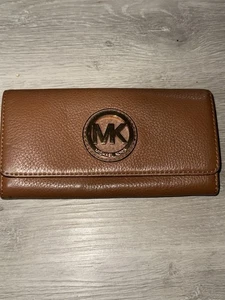 MICHAEL KORS PEBBLED LEATHER FLAP CONTINENTAL WALLET, Luggage Color - Bild 1 von 3