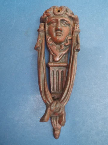 Elegant reproduction Art Nouveau Iron Door Knocker Good condition 20.2cm x 6.7cm Cover