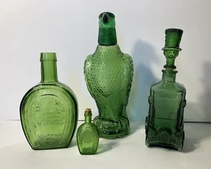 4 decantadores y zapatos de caballo amargos de vidrio artístico italiano verde esmeralda de colección BESSI - Imagen 1 de 20
