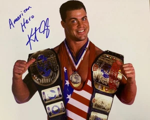 KURT ANGLE AMERICAN HERO Promo Autografiado Lucha Libre Profesional Firmado WWF WWE CERTIFICADO DE AUTENTICIDAD - Imagen 1 de 1