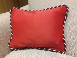 Maroon cushion cover - Picture 1 of 1