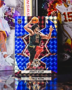 2021-22 Panini Mosaic #55 Jarrett Allen Blue Mosaic Prizm/99 - Imagen 1 de 2