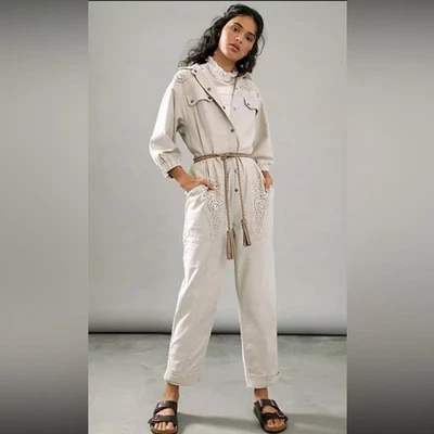 Mono utilitario Anthropologie con ojales bordados - talla mediana beige Foto 1 de 4