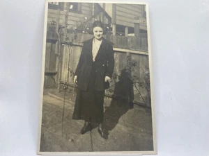 ALTES FOTO EINER JUNGEN DAME (22) - Bild 1 von 1