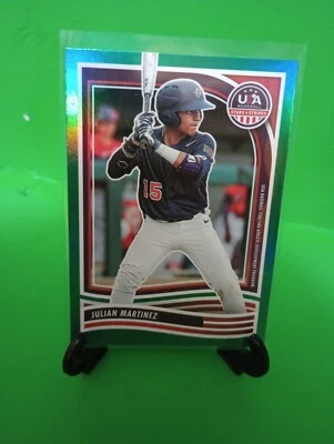 D6 2024 Panini Stars & Stripes Baseball Julian Martinez (RC) Green Parallel #105 - Image 1 of 2