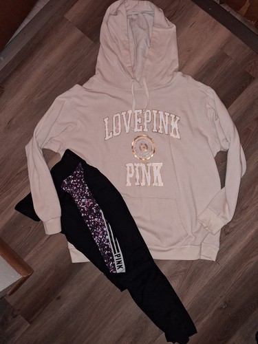 UNDERCOVER Felpa con cappuccio pullover ROSA Victoria's Secret media avorio e leggings Galaxy Yoga