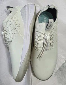 NWOT Clove 6.5 Classic White Nursing Tennis Slip Resistant Shoes 127384 - Picture 1 of 5