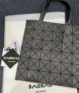 Bolso de Hombro Issey Miyake BAO BAO Prisma PVC Brillante De Japón Gris Mate - Imagen 1 de 9