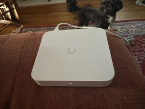 Used Ubiquiti UniFi Gateway Max UXG-Max - Picture 1 of 2